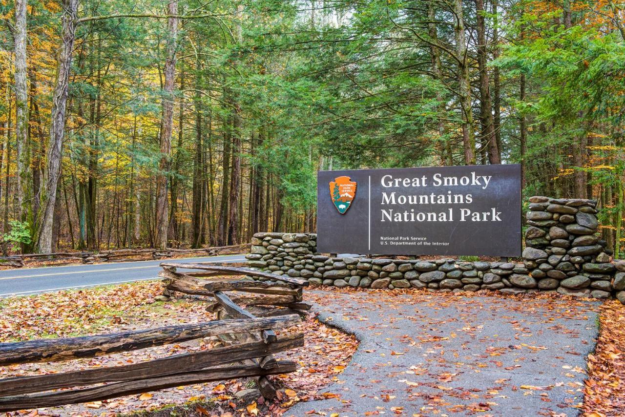 Dew South Villa Gatlinburg Bagian luar foto